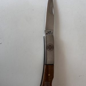 Couteau pliable en acier inoxydable avec manche en bois d'acacia.